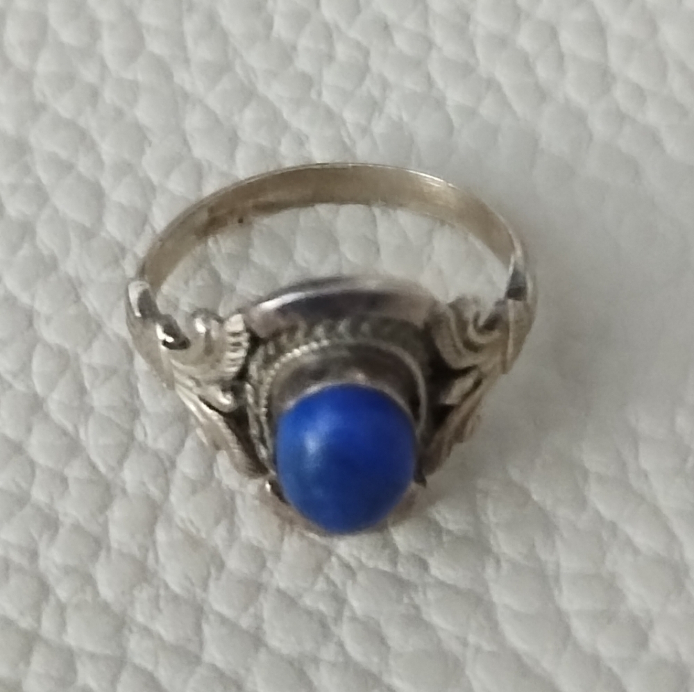 Vintage Sterling Silver Ring w/ Lapis Lazuli Cabochon | Artisan Design